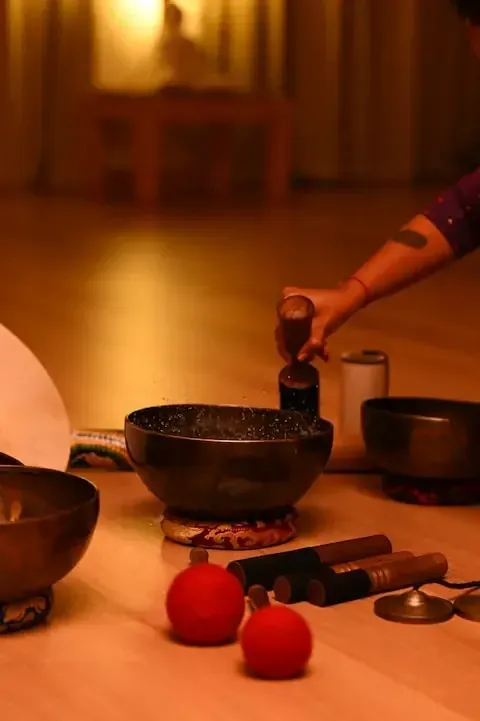 Sound healing class practice at Pragalbha Yoga